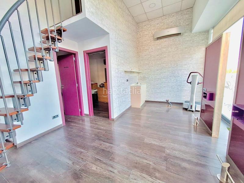 Foto 65c482c3-61fc-4ccb-aea0-1591f166fc0a. Local comercial tu negocio de belleza merece un lugar como este en Terrassa
