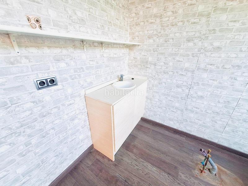 Foto e58f650e-6612-48b3-b6ca-49aa5dc890a5. Local comercial tu negocio de belleza merece un lugar como este en Terrassa