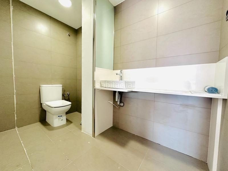 Foto 822763cf-5a61-41a4-840f-046d2451825a. Local comercial sin reformas. sin excusas. tu negocio puede empezar aquí mañana en Sabadell
