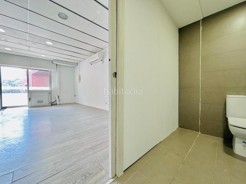 Foto a029db34-1700-4014-804e-8c31b96a21f5. Local comercial sin reformas. sin excusas. tu negocio puede empezar aquí mañana en Sabadell