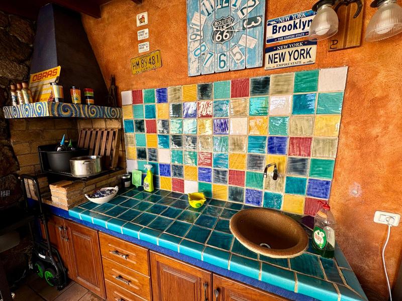 Foto 55db4b56-db1a-4b28-80cd-38cbb59dab4c. Chalet con camino parcheggio piscina in Sauzal (El)