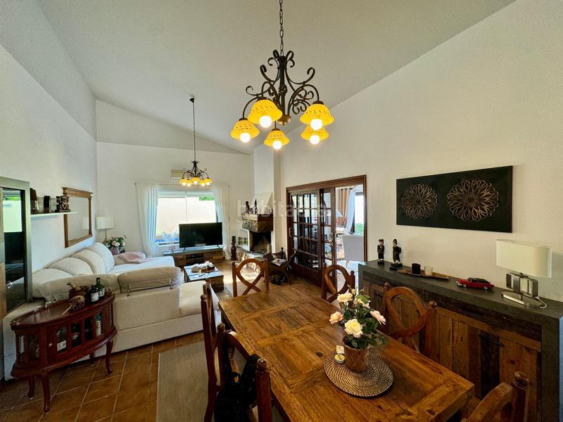 Foto d2ba6d6b-0dc6-4f17-a68e-ed040503b99f. Chalet con camino parcheggio piscina in Sauzal (El)