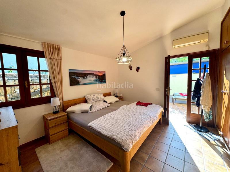 Foto f0fbdcb7-9a79-4663-86a7-749620c20450. Chalet con camino parcheggio piscina in Sauzal (El)
