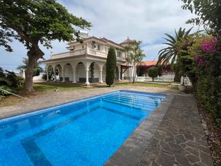 Chalet en Centro. Tenerife: exclusive property with teide & sea views