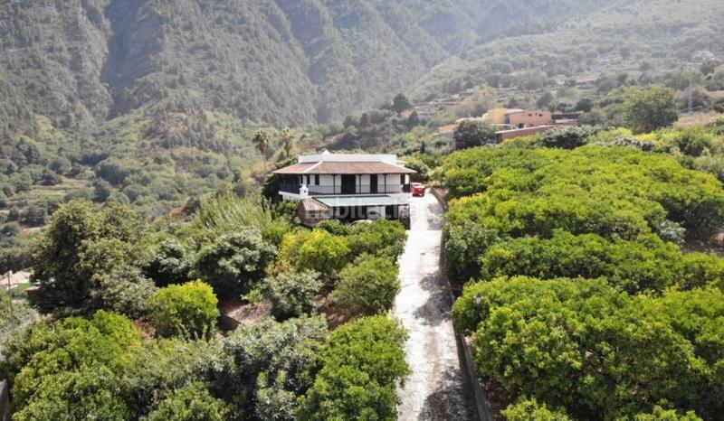 Foto 5c0592f1-a229-4610-9800-48f3fef3ab11. Chalet con parcheggio piscina in Las Cuevas - Los Gómez Orotava (La)