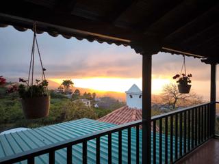 Xalet a Las Cuevas - Los Gómez. Unique finca with sea views and large plot in la orotava – live