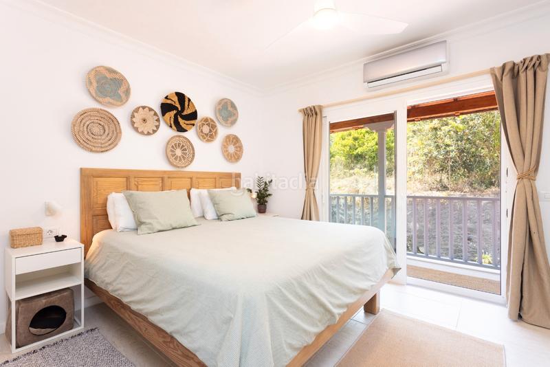 Foto a93dbe6e-d60e-4065-a7f8-b113398ec51d. Chalet north tenerife – unique large finca with avocado groves, sea views and huge potential en Orotava (La)