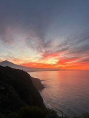Chalet à Calle jardín del sol 121. Tenerife: a masterpiece by the sea – luxury villa with a view an