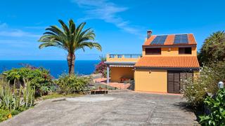 Chalet in Avenida la libertad 33. Tenerife – exclusive estate with unobstructed sea views and endl
