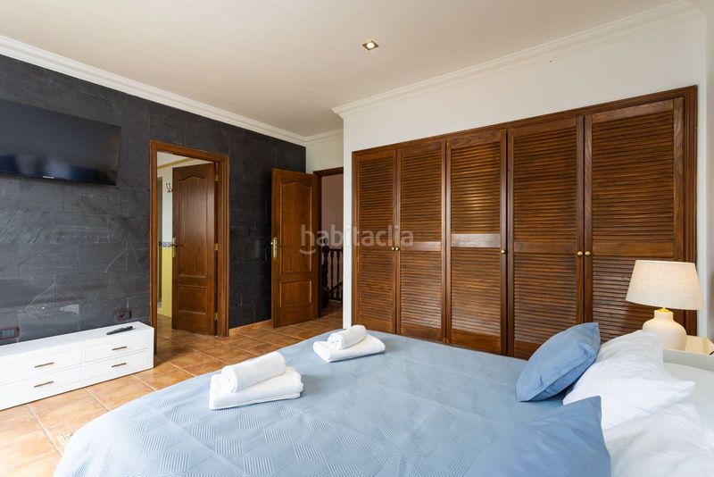 Foto 73c5a723-146d-442a-aa8e-8feab25a15d5. Casa aparellada amb aparcament a Sauzal (El)