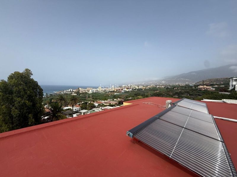 Foto d9f8b553-1d39-42f8-af8b-133dcd1654ba. Casa amb aparcament a Playa Jardín Puerto de la Cruz