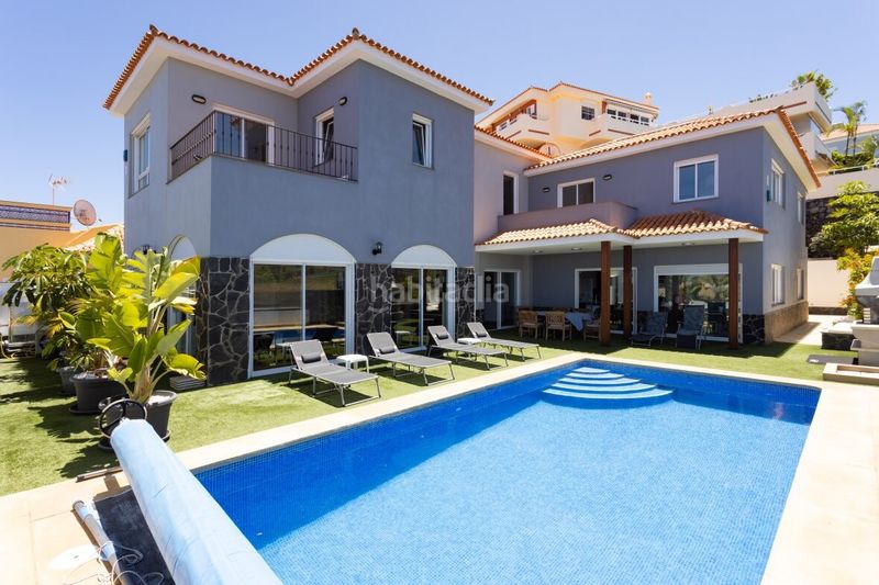 Foto 3f62994e-1c49-40ec-8bc0-e2a5fb1ee49e. Casa amb aparcament a Playa Jardín Puerto de la Cruz
