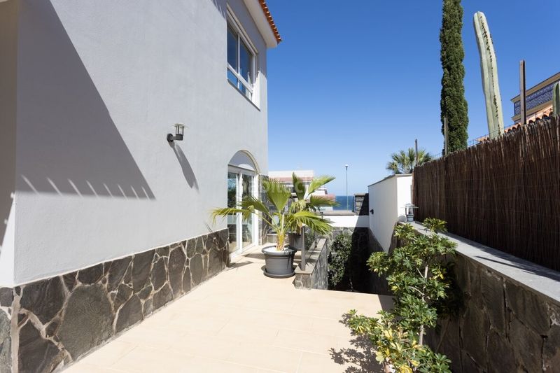 Foto ccbf891e-4b52-4c7b-9734-3b48ca625538. Casa amb aparcament a Playa Jardín Puerto de la Cruz