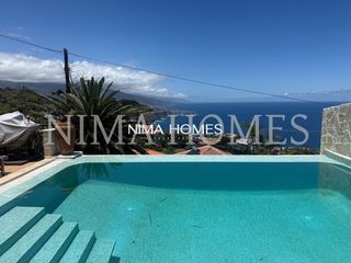 Chalet à Santa Úrsula Pueblo. Tenerife exclusivo chalet con piscina, vistas al mar y al teide