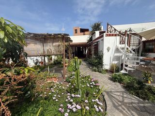 Masia a Garachico. Tenerife exclusiva residencia histórica con amplio jardín y apar