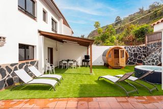 Maison à Sauzal (El). Tenerife  exclusiva villa con vistas al mar, zona wellness y lic