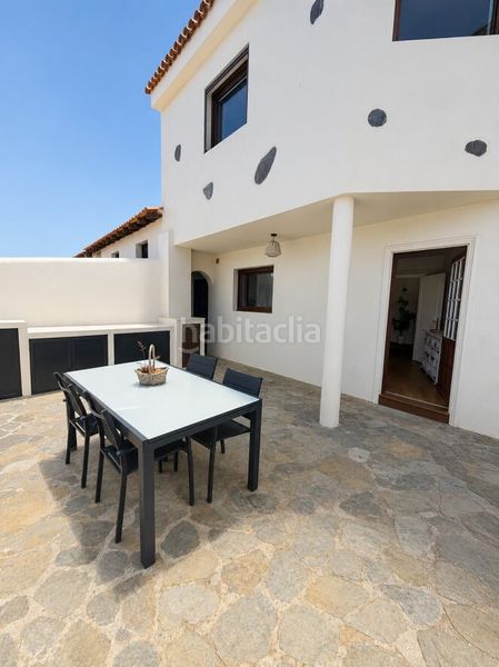 Foto c6bec0dc-d0bc-4afc-854c-64ed2f4443c0. Casa amb aparcament a Centro Orotava (La)