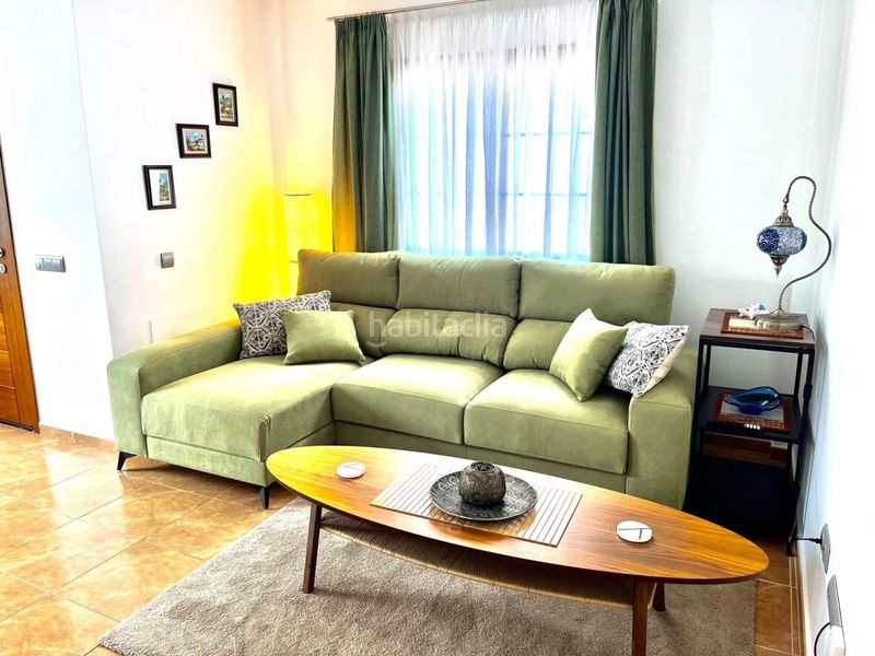 Foto b53b442c-65ba-4588-9374-e5659c42754f. Casa aparellada amb aparcament a Centro Orotava (La)