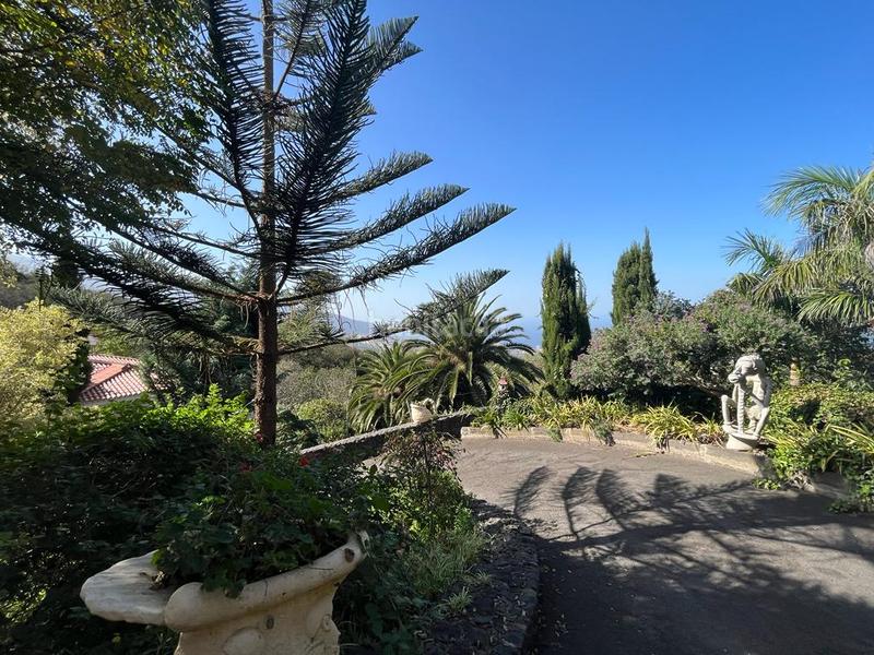 Foto 4869f51f-7679-41ce-b4bd-9a982a907eed. Chalet mit parking pool in La Perdoma - San Antonio - Benijos Orotava (La)