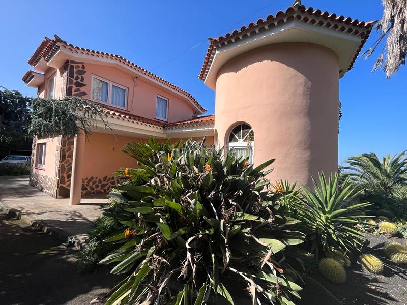 Foto 6fd8c865-bf60-45c4-8a46-50465097b5de. Chalet mit parking pool in La Perdoma - San Antonio - Benijos Orotava (La)