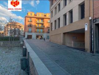 Aparcament cotxe  Avenida acueducto. Plazas de garaje en avenida del acueducto, segovia