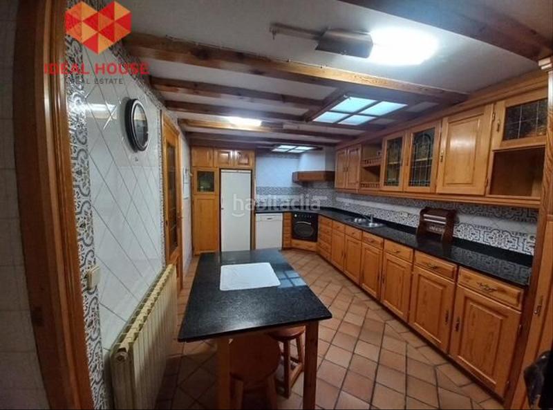 Foto 3d384365-9ba0-4ef3-8e4b-70fa3e988902. Chalet with heating parking pool in Torrecaballeros