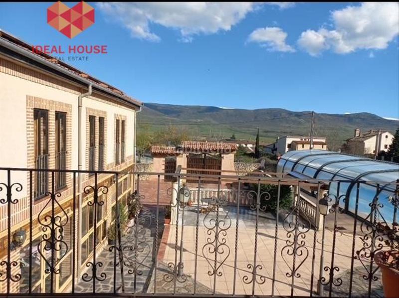 Foto 550675c9-925c-4960-96b9-6c7803c78b18. Chalet with heating parking pool in Torrecaballeros