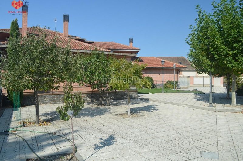 Foto a1237610-c20b-49ad-b862-083ce81a7adf. Xalet amb aparcament a Nieva