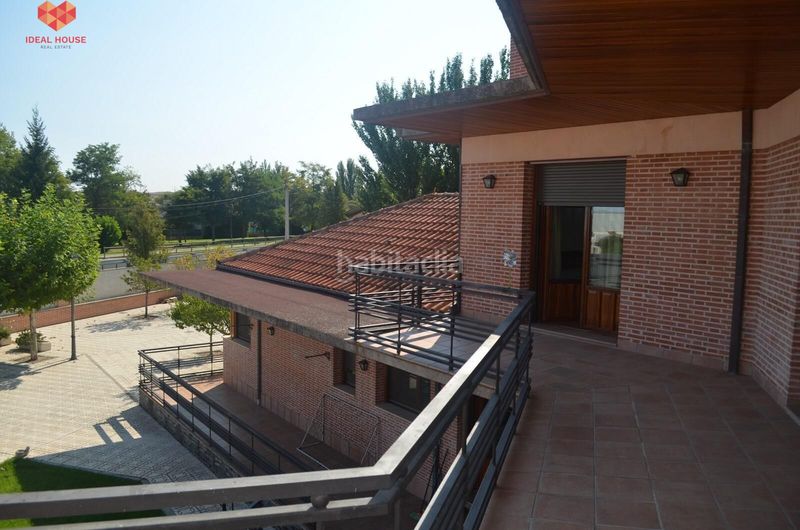 Foto a9f51538-a65c-4123-9a2f-35b3eb19e0d3. Xalet amb aparcament a Nieva