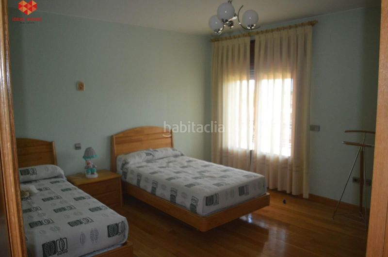 Foto d9fdabcb-57f8-4b5d-8400-b25b0efb6f9e. Xalet amb aparcament a Nieva