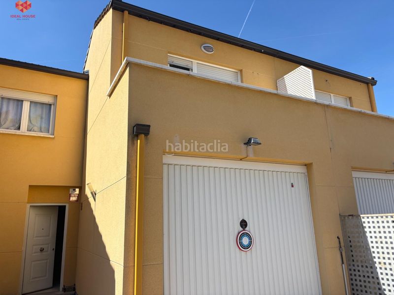 Foto c5a4891b-a161-4836-abef-670d034fcc6e. Casa adossada amb calefacció aparcament a Estación del Espinar Espinar (El)