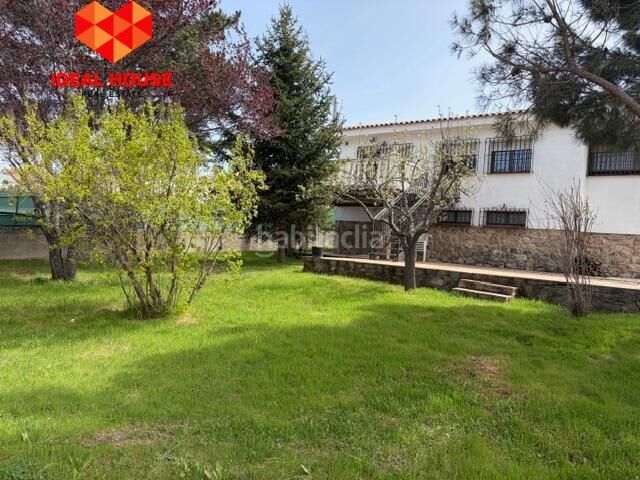 Foto d7f07399-fce8-4782-a422-fc9a2bc434f5. Xalet a Centro Segovia