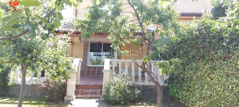Foto 55b6b393-3536-4cd1-af1e-cec994556000. Casa adossada amb calefacció aparcament piscina a Segovia