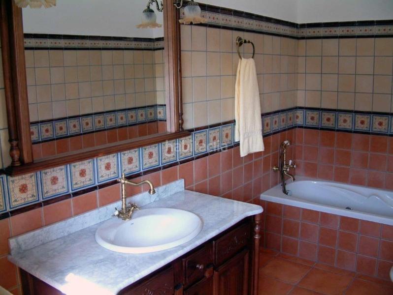 Foto cb3d9c87-6999-4ec5-a6e6-2a48c12e4dff. Masia amb piscina a San Francisco Lucena