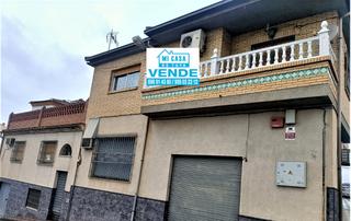 House en Calle barquillo 27. Gran casa a la venta en atarfe