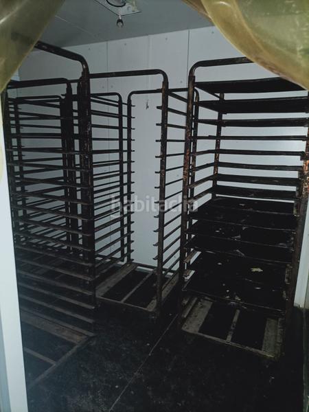 Foto a4cad413-0a4b-4de9-a2df-1a43002a4093. Traspaso local comercial en plaza del horno 22 traspaso de local para pasteleria y panaderia en Atarfe