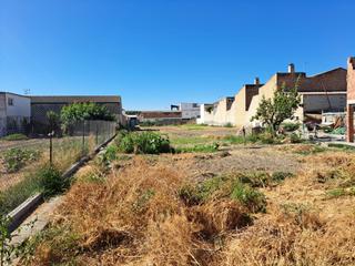 Terrain résidentiel à Calle poeta pablo neruda 23. Solar urbano en venta en fuente vaqueros granada