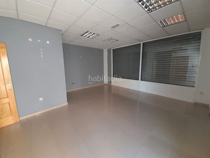 Foto 4f956172-819b-4edd-9645-bf51163db4ca. Location local commercial dans Chauchina