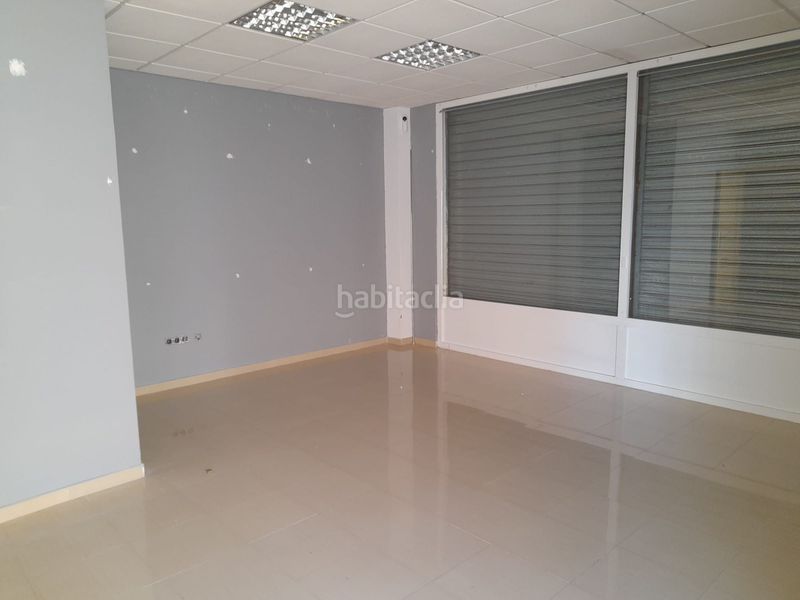Foto d8f93572-6ff8-4d55-a95d-81488715ec73. Location local commercial dans Chauchina