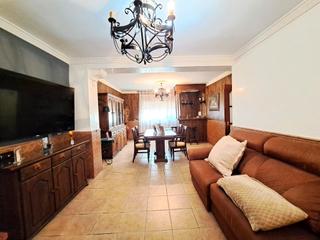 Semi detached house in Avenida de andalucía 1. Venta de casa en fuente vaqueros (granada)