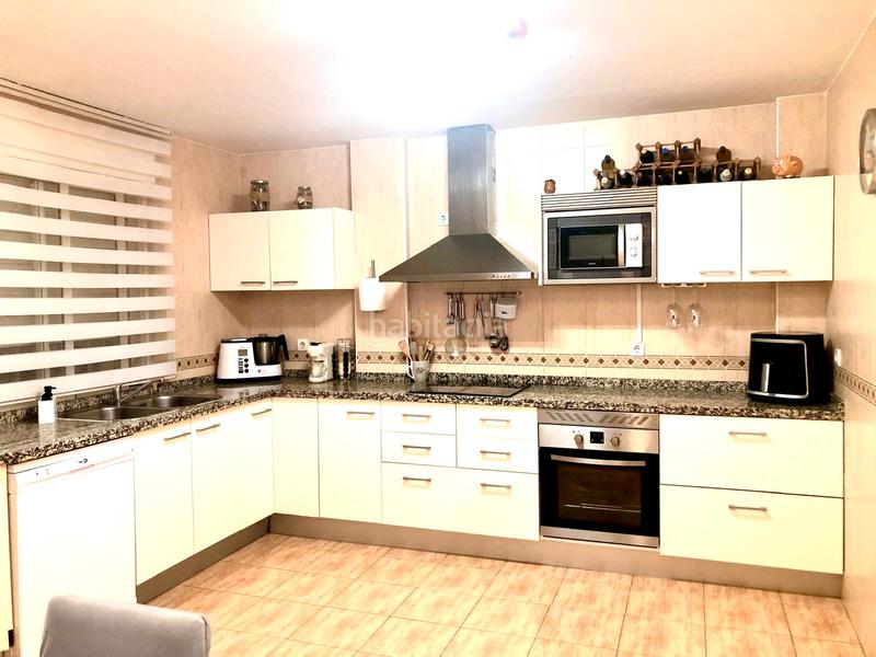 Foto 03e3e3db-8edb-4ee0-9f1f-4042ba010785. Chalet avec parking dans Belicena Vegas del Genil