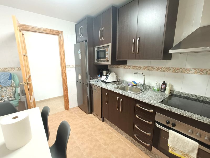 Foto 4b2acd80-364f-4106-afa7-da522e4663ee. Pis amb aparcament a Láchar