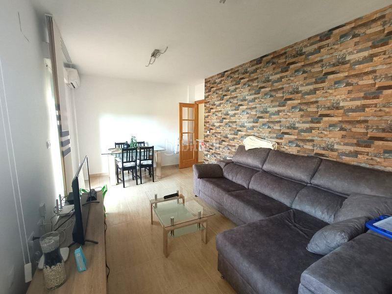 Foto 80f11536-ffe1-4f47-96ae-e8c9f450b245. Pis amb aparcament a Láchar