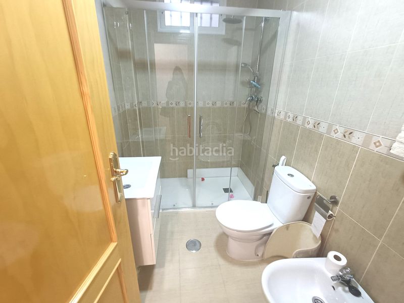 Foto d4894f43-6fd4-4fe3-81d8-b71b60089795. Pis amb aparcament a Láchar