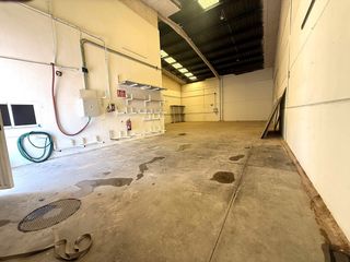 Miete Fabrikhalle in Chauchina. Nave de alquiler en el polígono industrial de la rosa en chauchi