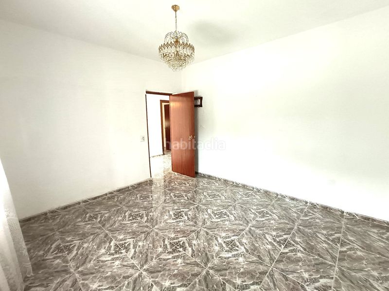 Foto 5578d447-1cde-42e5-b350-3f576134736b. Casa amb xemeneia aparcament a Láchar