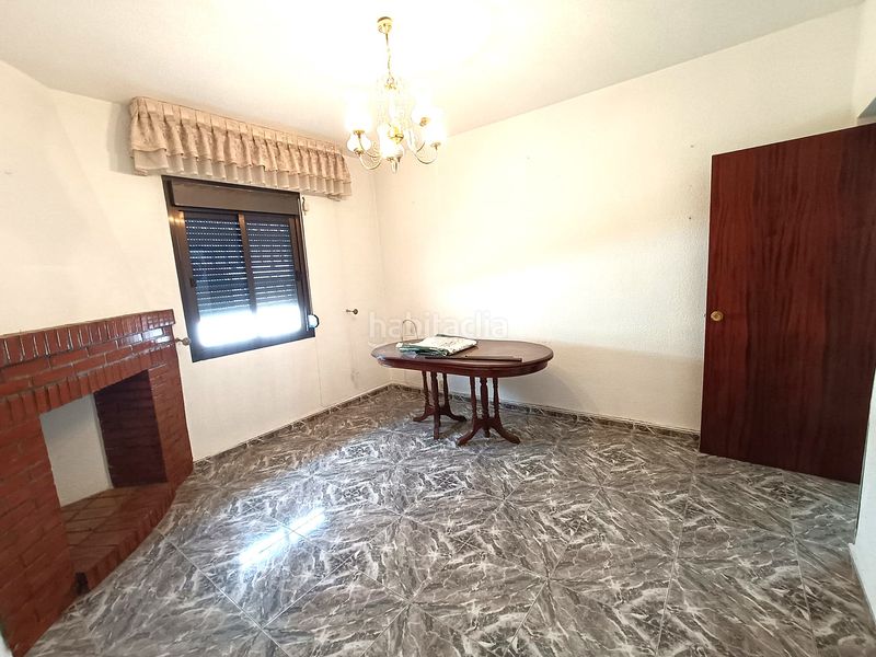 Foto b4453735-3db5-4050-b73e-3e30180f0cf9. Casa amb xemeneia aparcament a Láchar