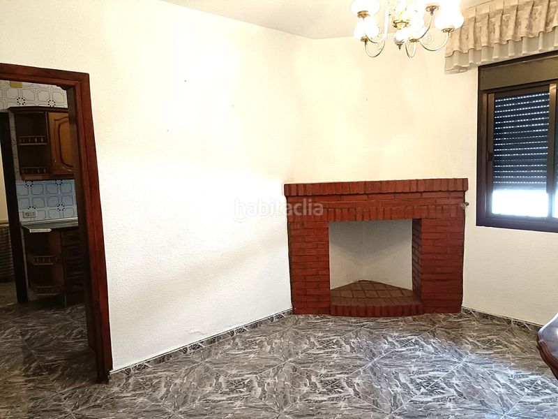 Foto ed04da91-b1de-4a37-8057-e1b734d8d035. Casa amb xemeneia aparcament a Láchar