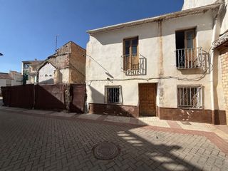 House  Calle de la iglesia. Vivienda y solar chauchina