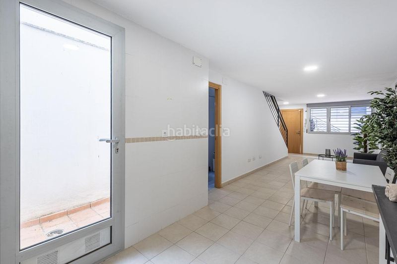 Foto 51061d01-e56d-4838-b407-c19a7fb00a88. Zweistöckige wohnung in calle isaac newton 10 in Láchar
